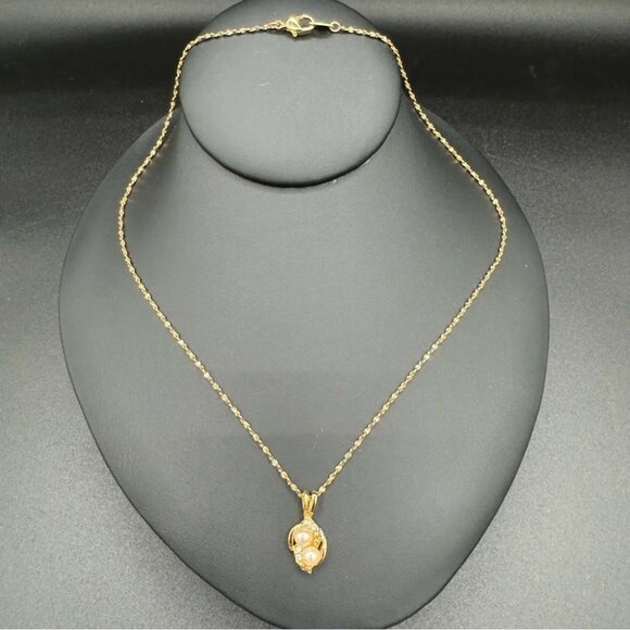 AVON Gold Plated Faux Pearl and Rhinestone Pendant Necklace - Picture 7 of 8